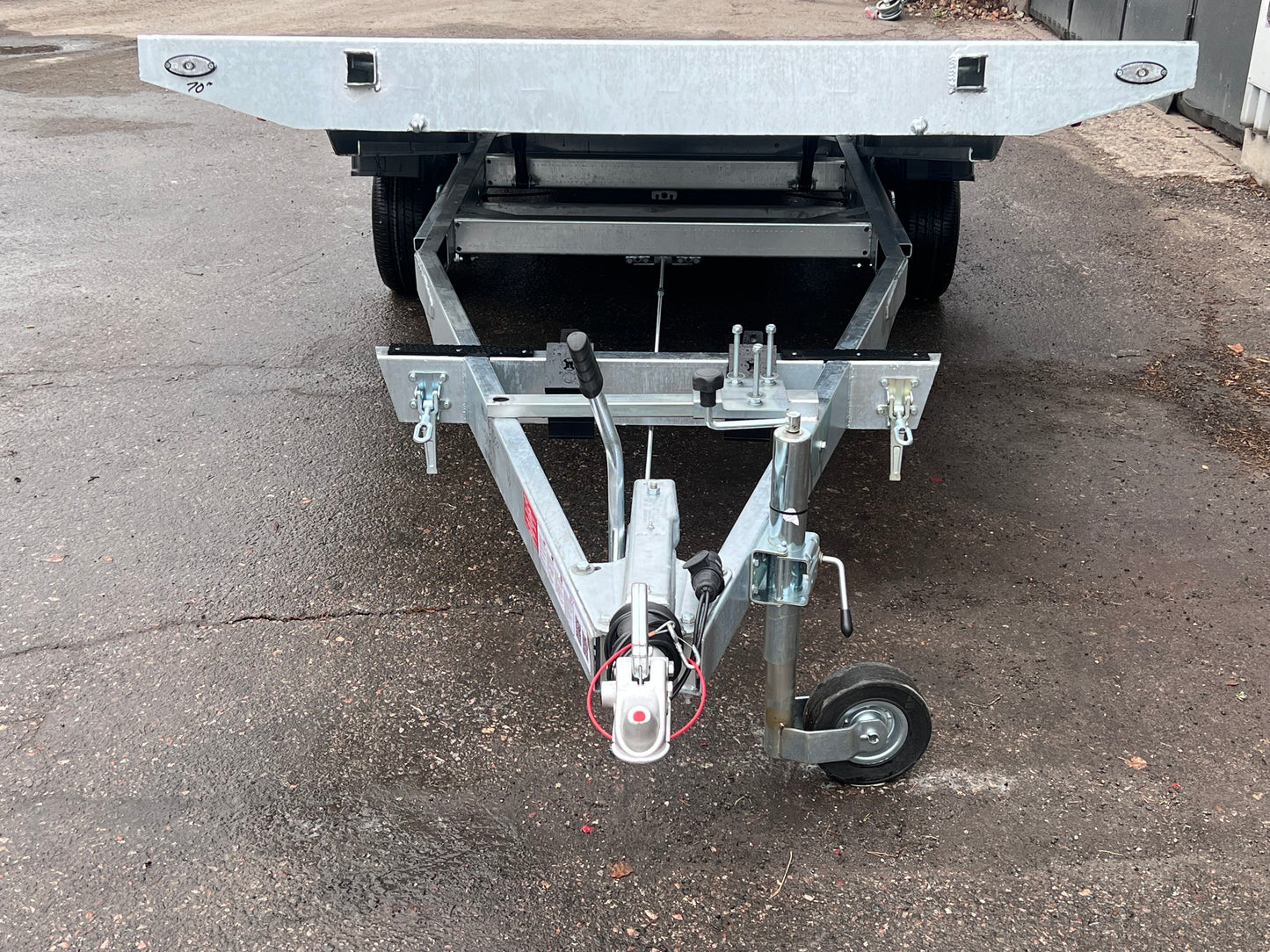 SATURN 4,7X2,1 3500KG ALU