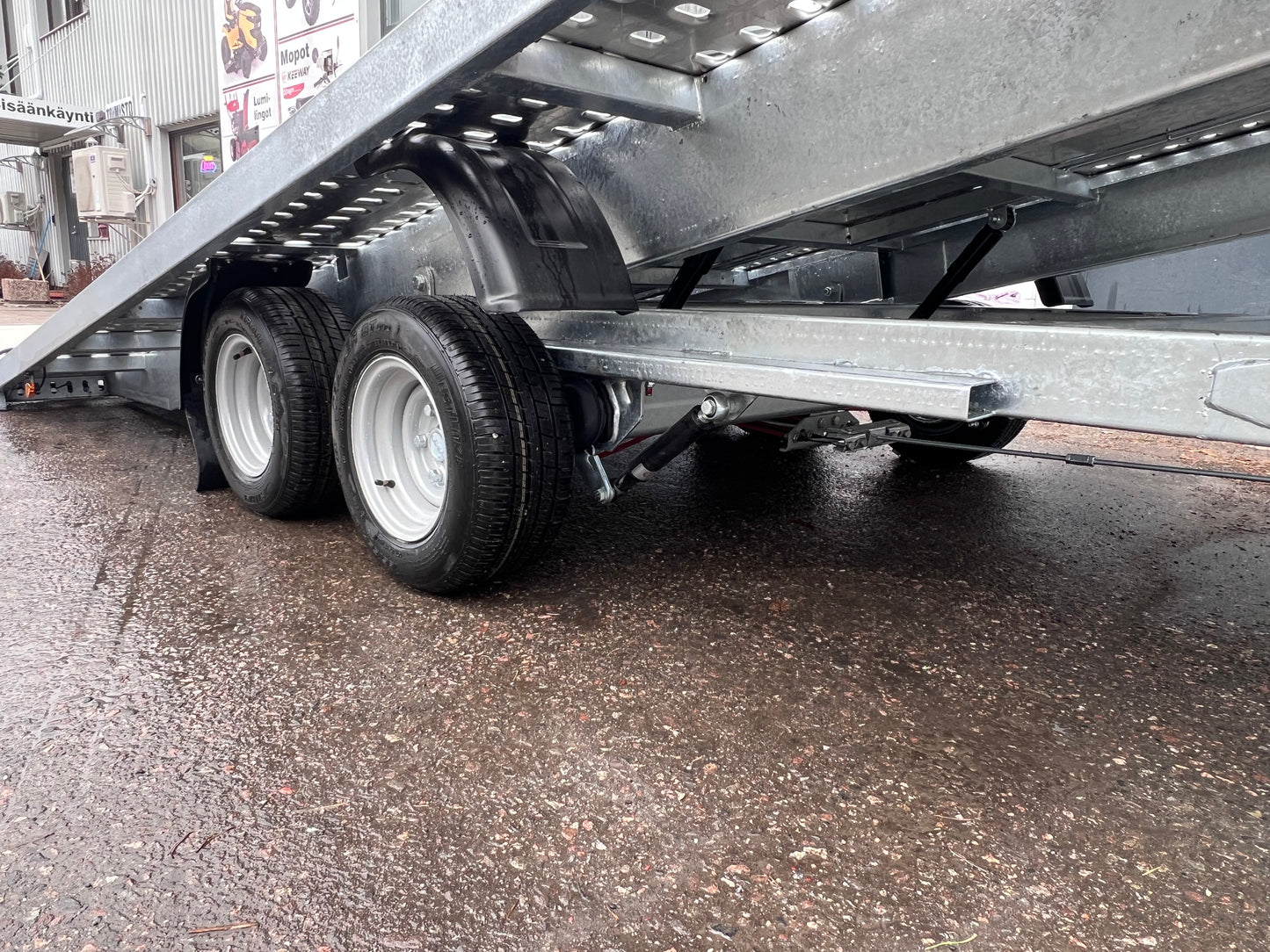 SATURN 4,7X2,1 3500KG ALU