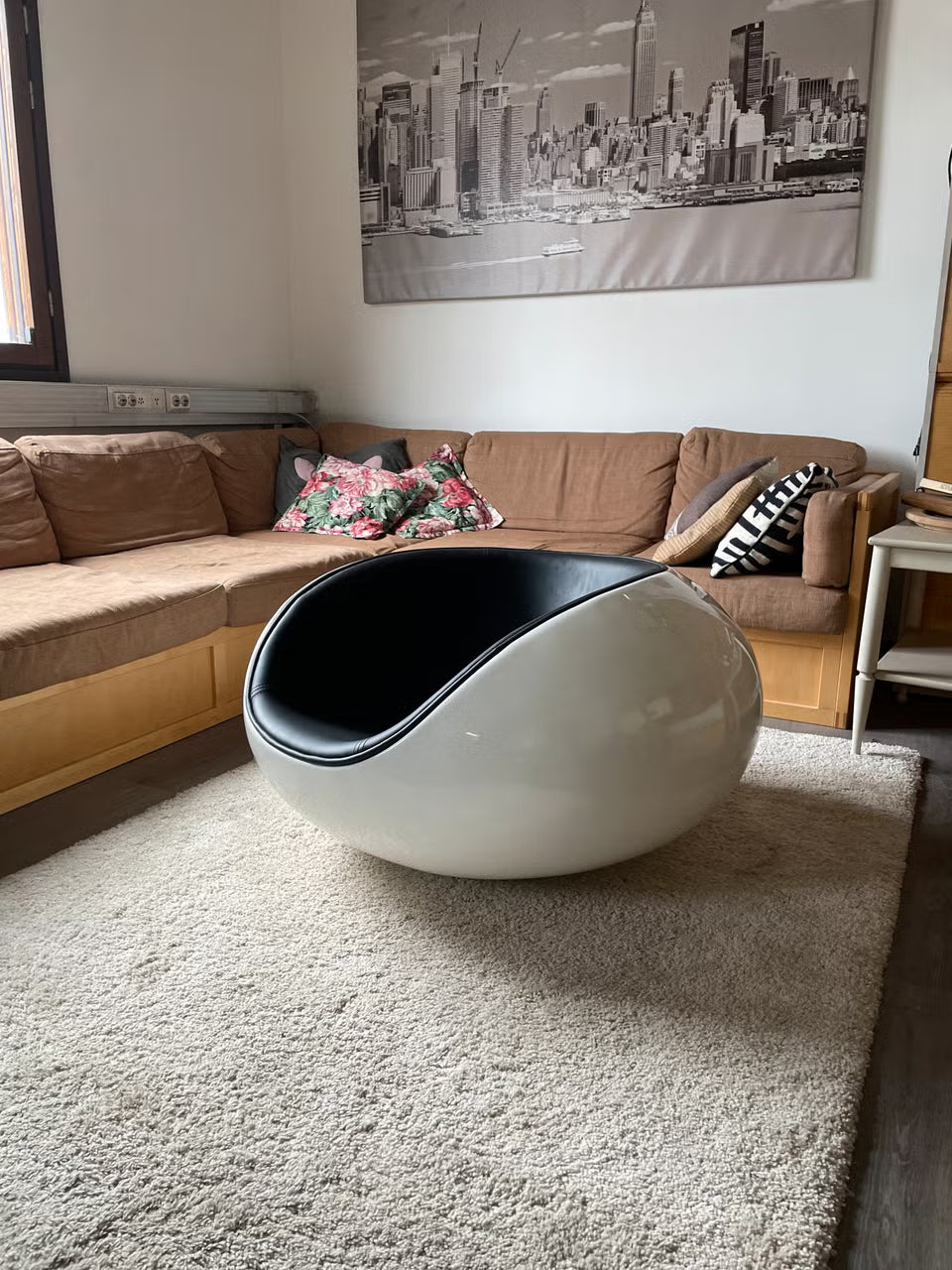 Pastilli Tuoli tyylinen Valk/ Musta keinonahka