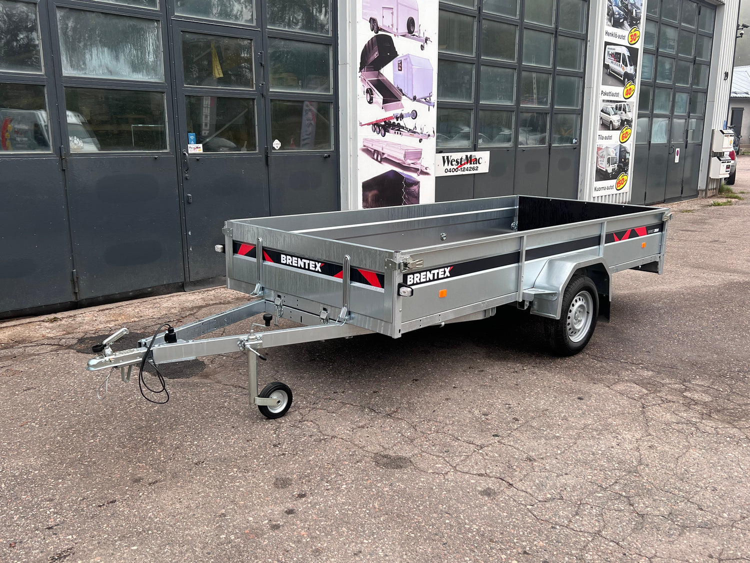 Kevyt jarruton peräkärry 750 kg kuormille