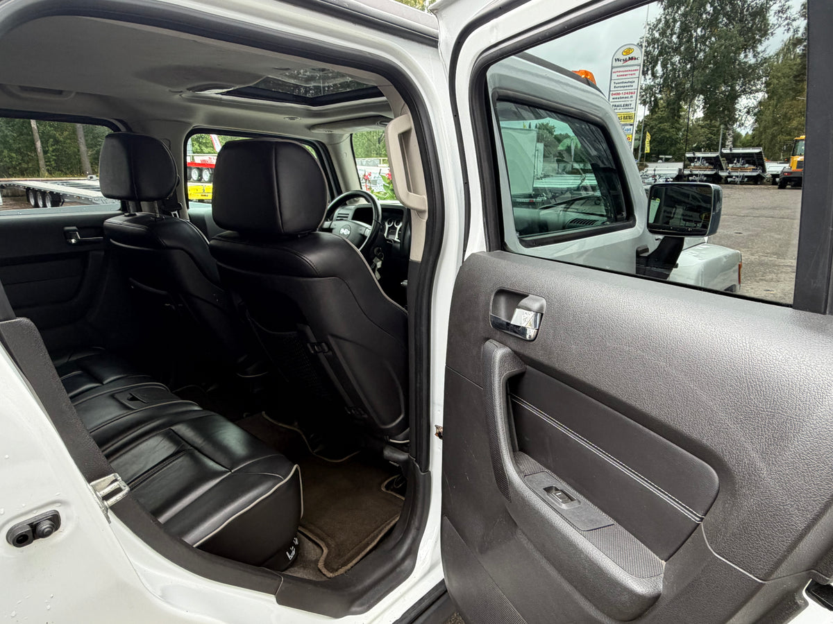 NJA-780 Hummer H3