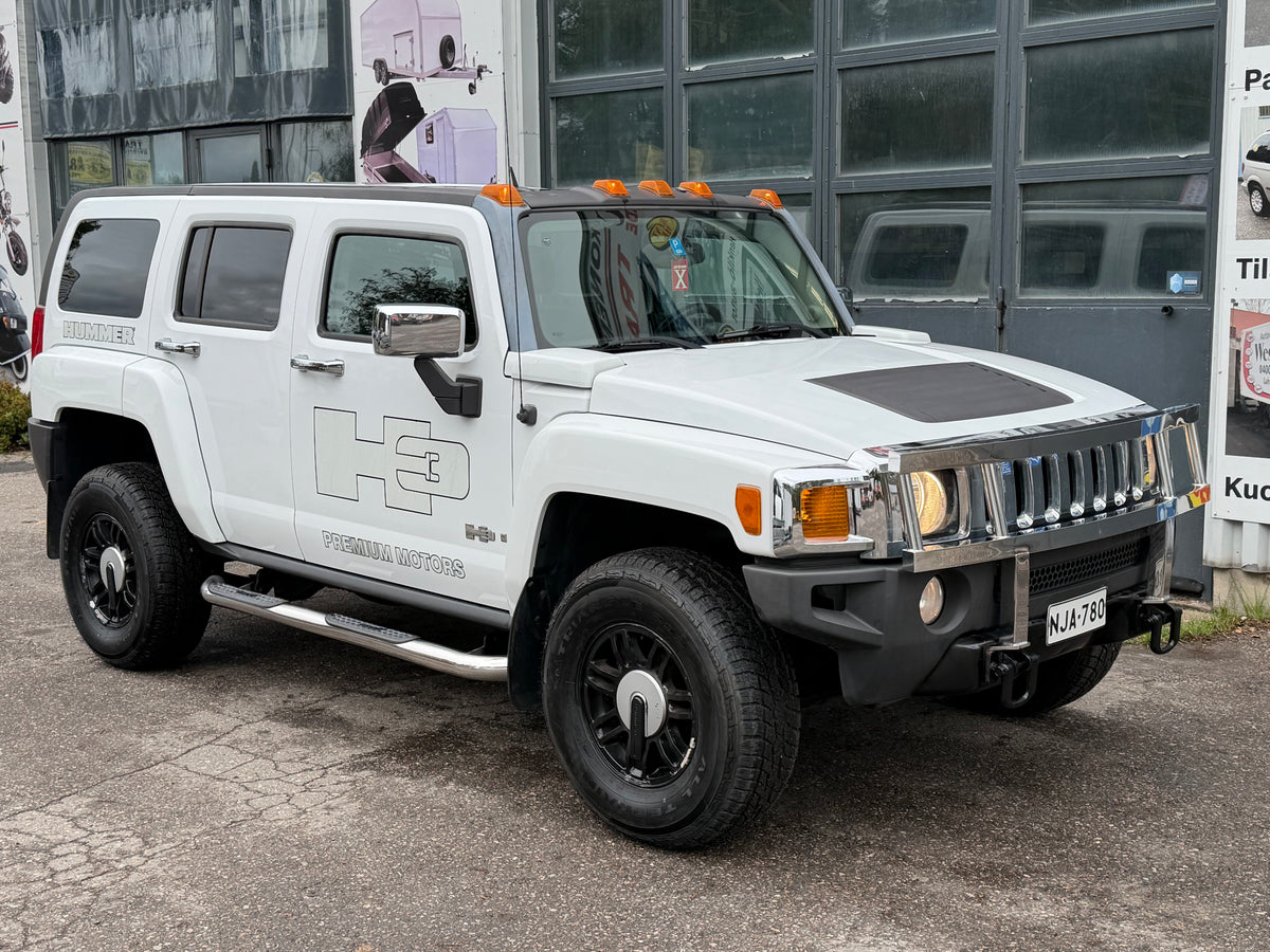 NJA-780 Hummer H3
