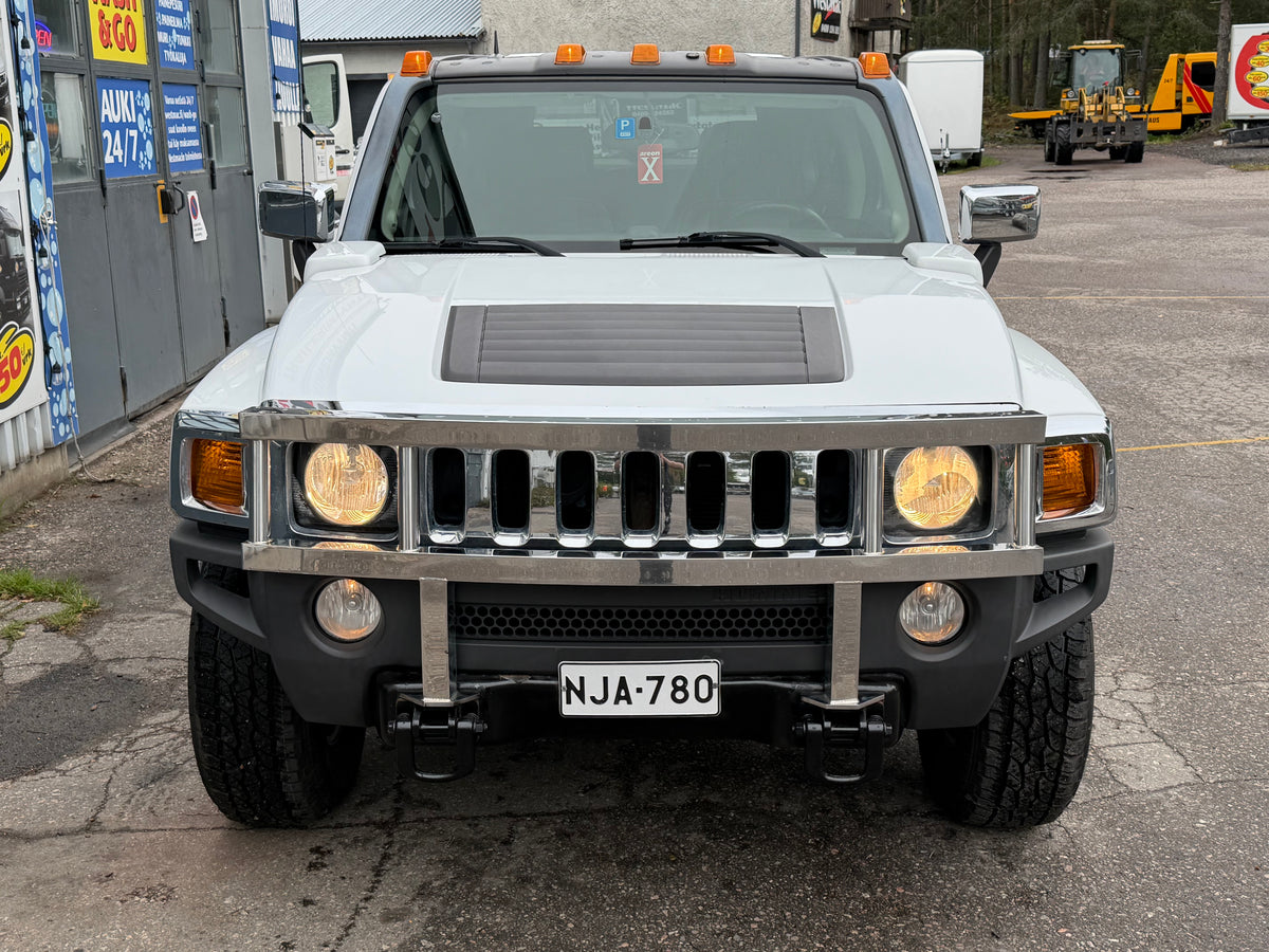 NJA-780 Hummer H3