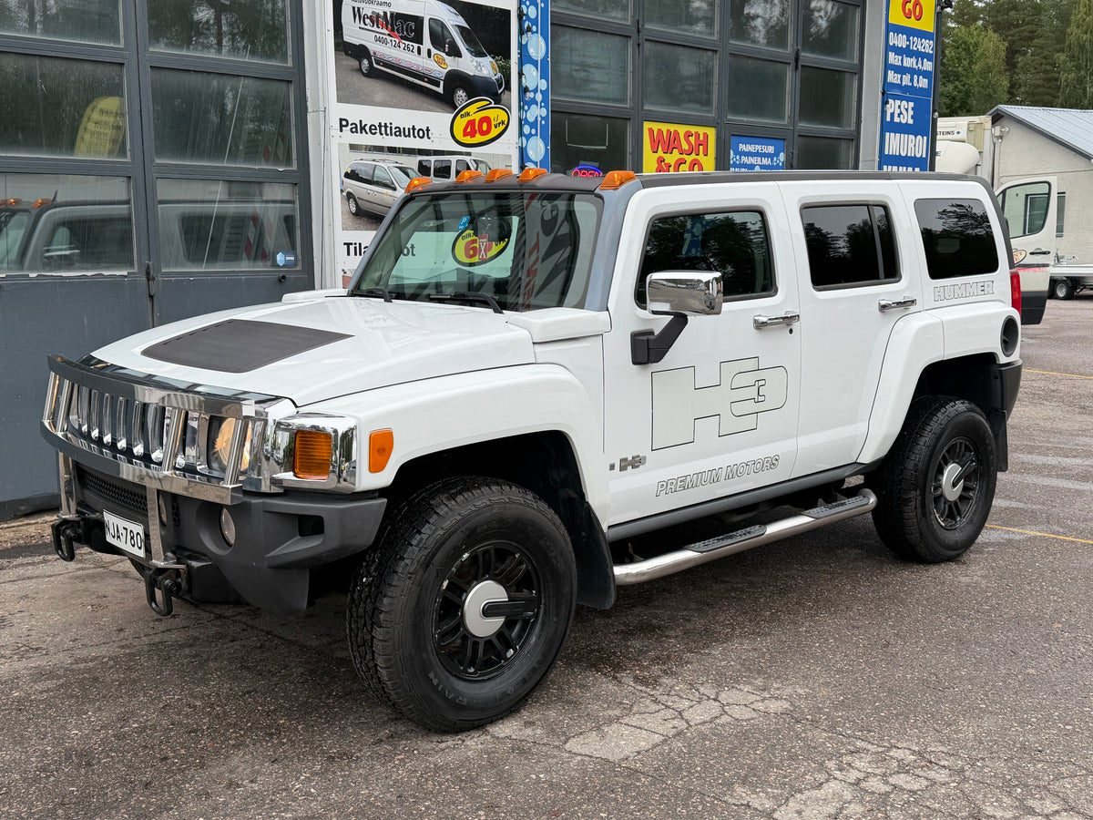 NJA-780 Hummer H3