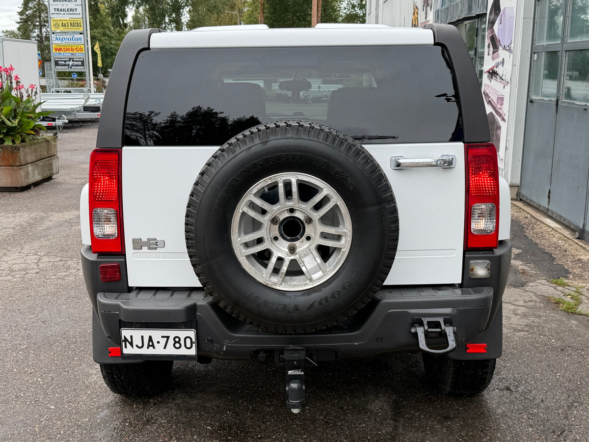 NJA-780 Hummer H3