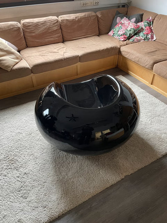 Pastilli tyylinen tuoli musta