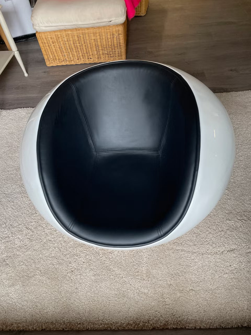 Pastilli Tuoli tyylinen Valk/ Musta keinonahka