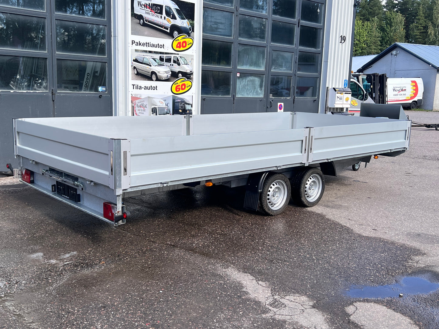 Ylivuotinen Lenka Traileri 5x2,2 2700kg Kippaava Alumiinilaidoilla