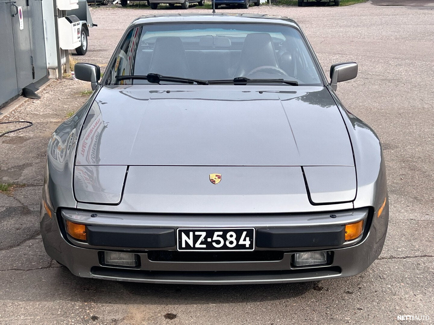 Porsche 944