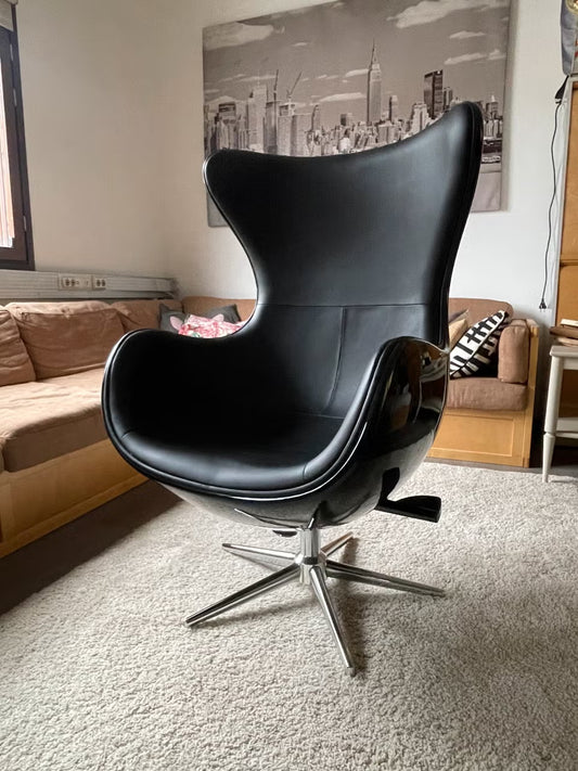 MunaTuoli Tyylinen musta. pyörivä